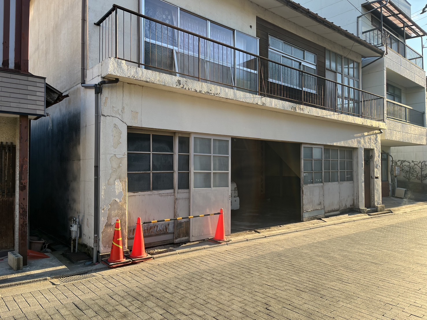 福島市店舗塗装工事を開始しました！ 02