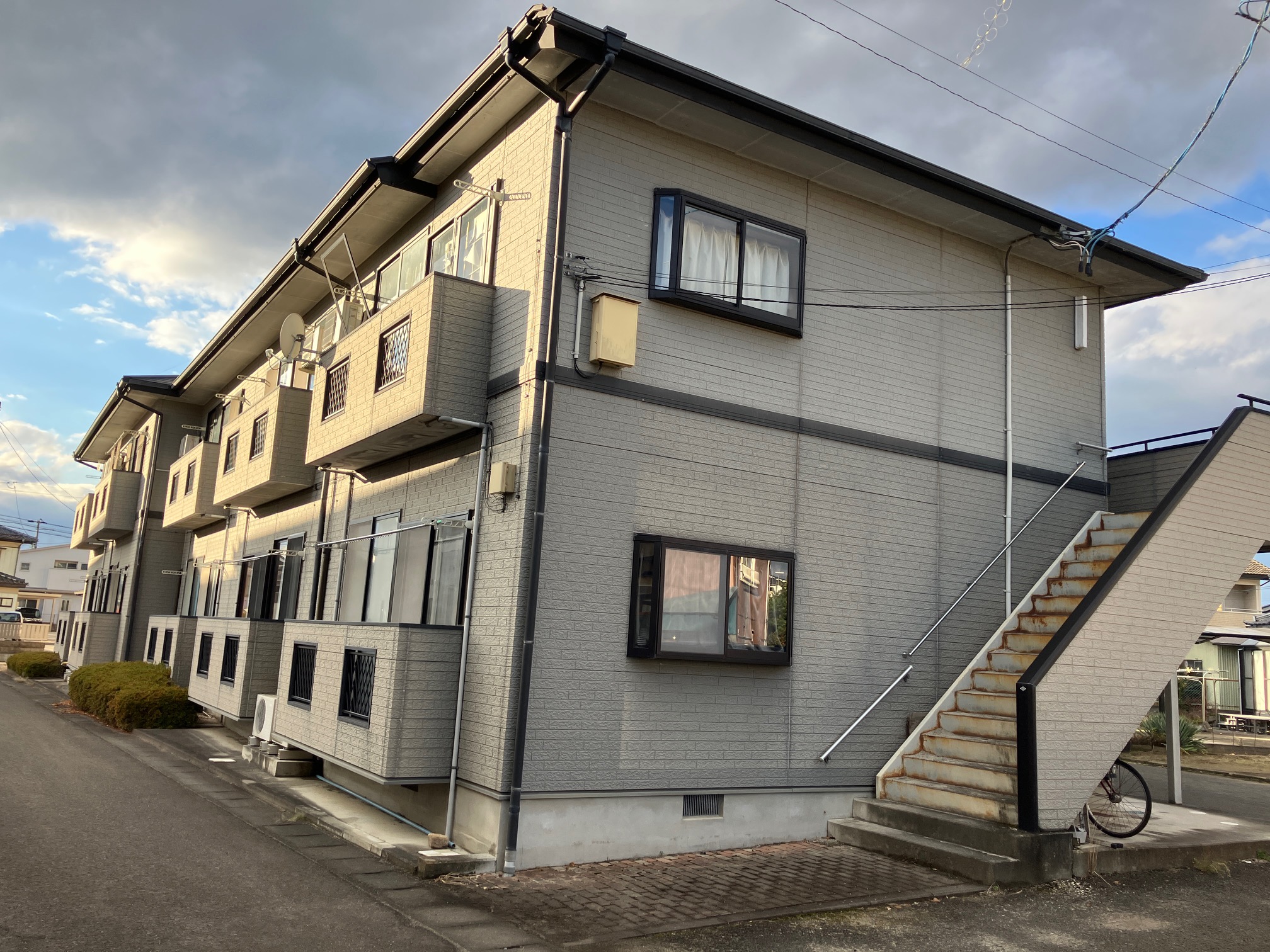 伊達市E様アパート塗装工事完了！ 02