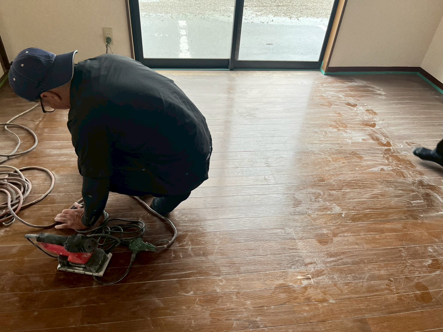 🏢伊達市K様アパート 内装床塗装工事が完了しました✨|床の汚れ・カビ・経年劣化をしっかり補修しました【伊達市】 04