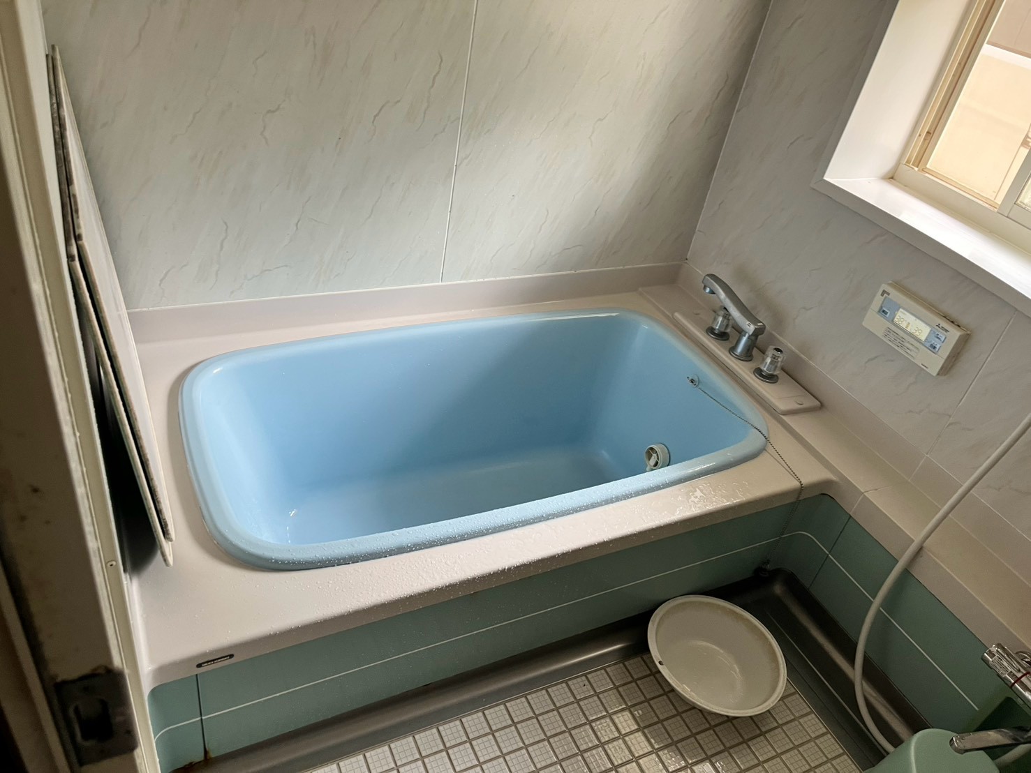 🛁【二本松市O様邸】浴槽塗装・浴室ガラス交換工事が完了！カラーステンレス浴槽の塗膜剥がれを再塗装【福島市・伊達市・伊達郡・二本松市｜株式会社美建】 10