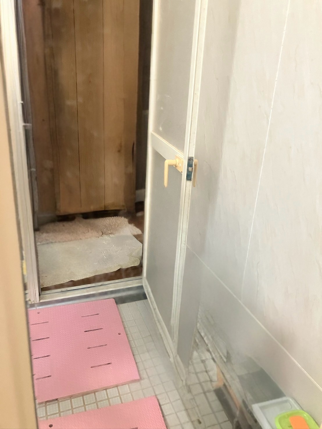 🛁【二本松市O様邸】浴槽塗装・浴室ガラス交換工事が完了！カラーステンレス浴槽の塗膜剥がれを再塗装【福島市・伊達市・伊達郡・二本松市｜株式会社美建】 03