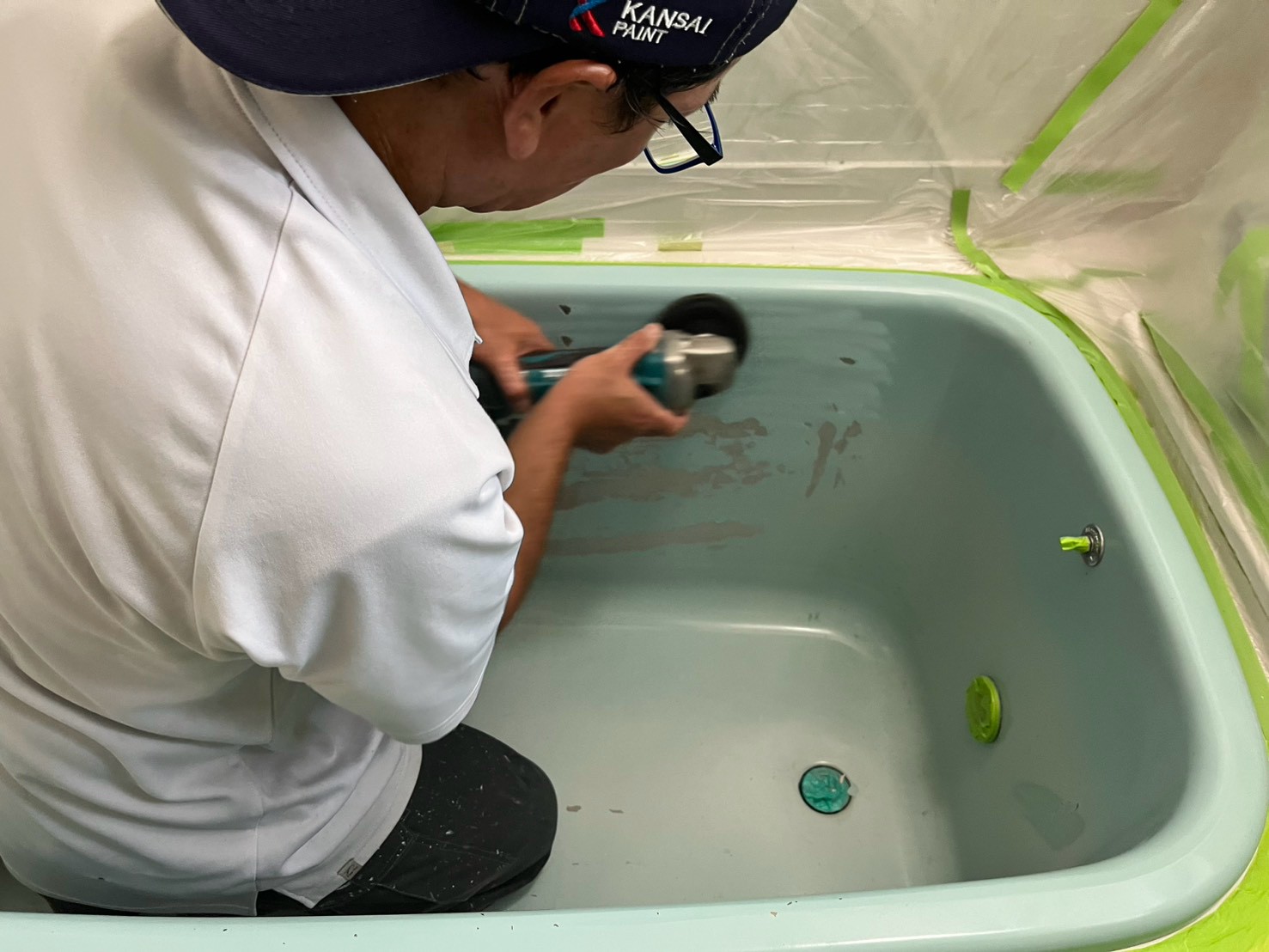 🛁【二本松市O様邸】浴槽塗装・浴室ガラス交換工事が完了！カラーステンレス浴槽の塗膜剥がれを再塗装【福島市・伊達市・伊達郡・二本松市｜株式会社美建】 04