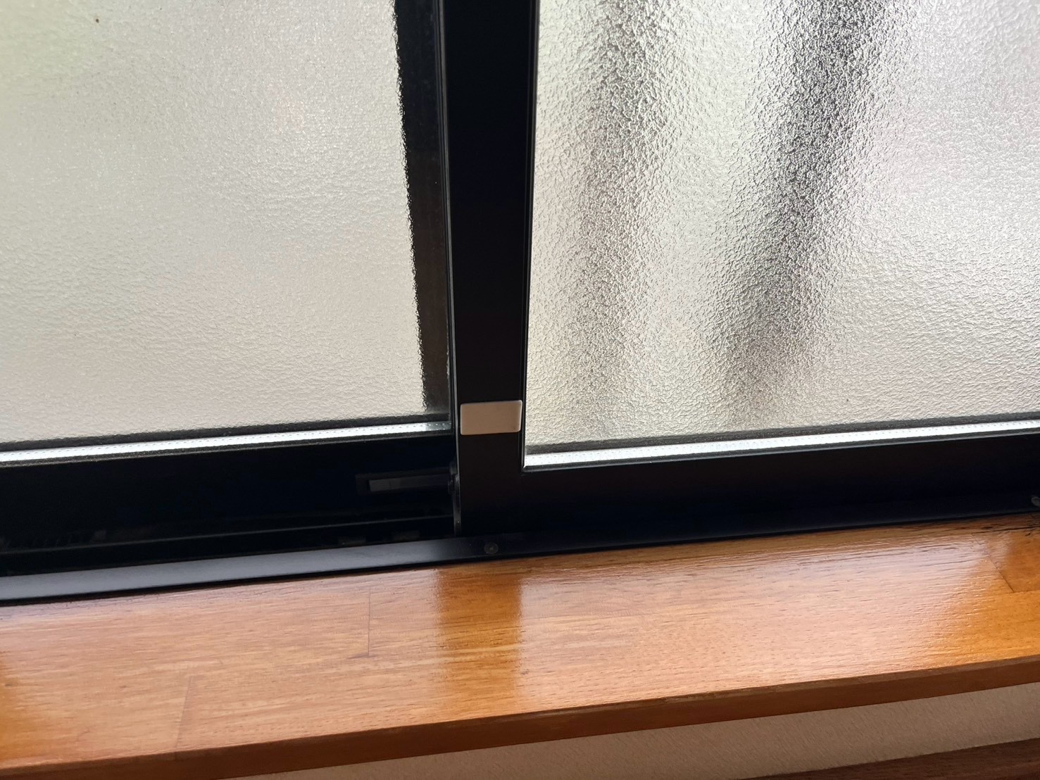 🏠【伊達市S様邸】内部木部塗装工事が完了しました!色褪せ・傷が気になる木部を丁寧に塗装✨【株式会社美建】 07