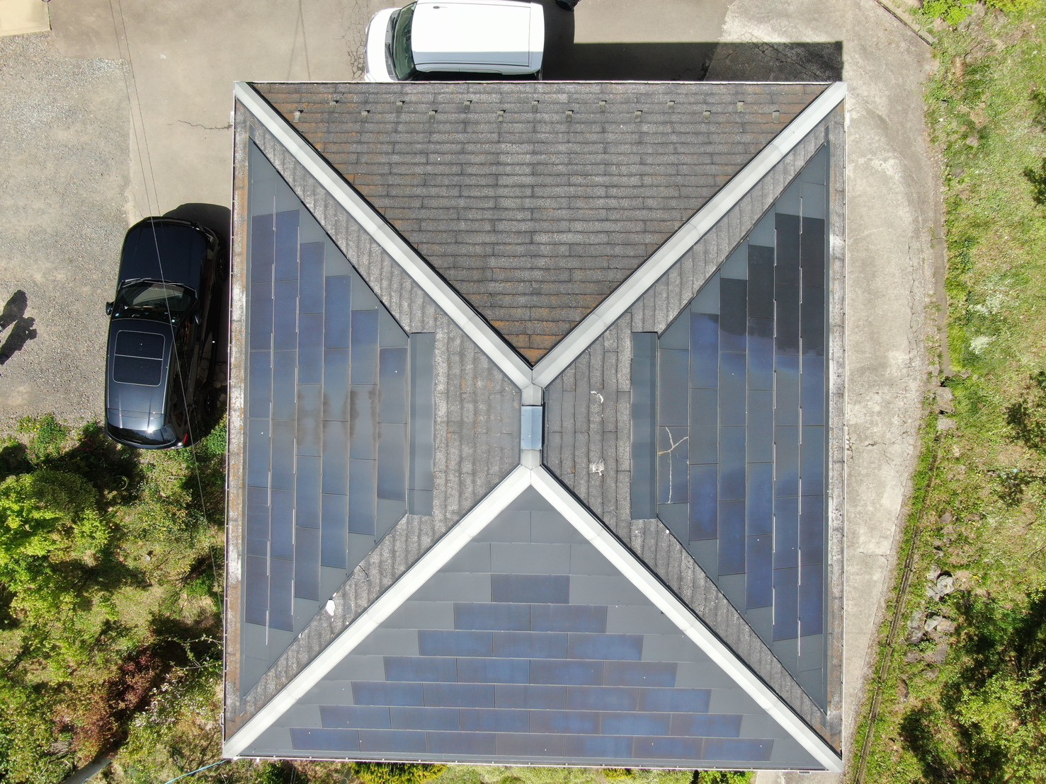 🏠【福島市S様邸】コロニアルNEOの屋根カバー工事が完了！太陽光パネルを外さず施工しました✨【福島市・伊達市・伊達郡・二本松市】 02