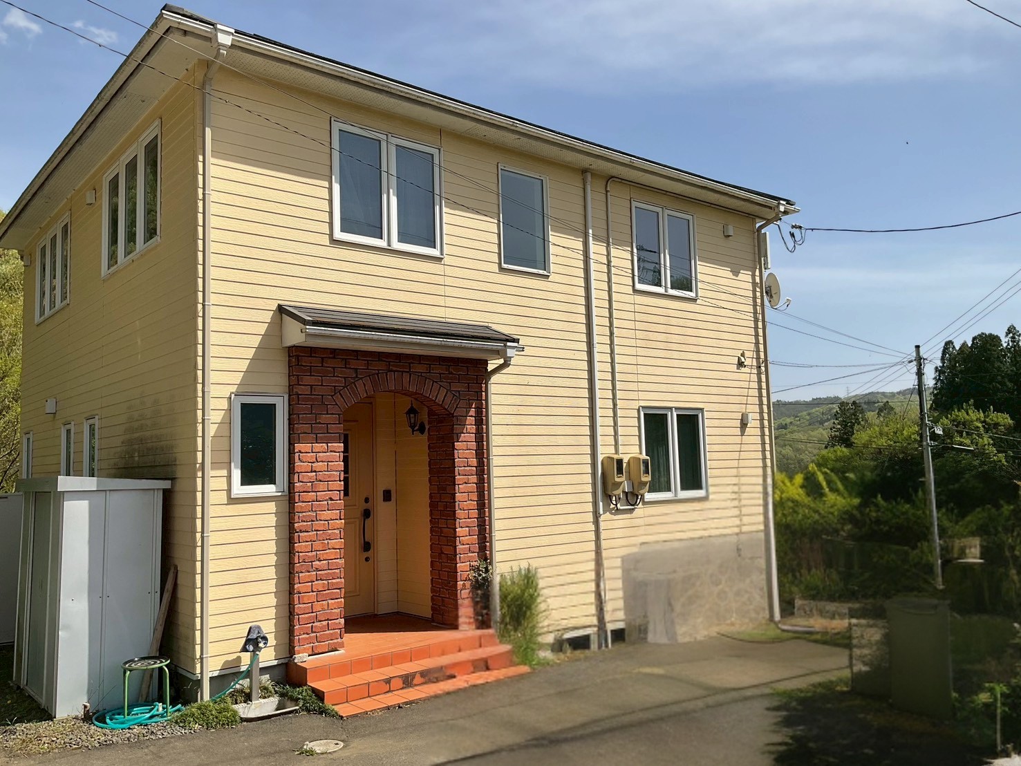 🏠【福島市S様邸】外壁塗装工事が完了!グレー×ホワイトでおしゃれな外観に大変身✨【福島市・伊達市・伊達郡・二本松市】 02