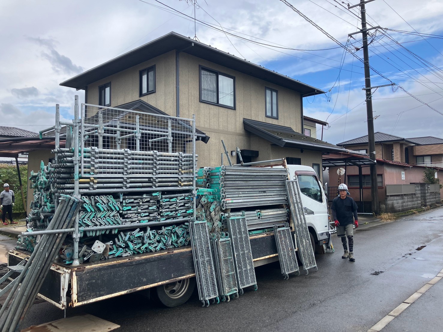 🏠【福島市Y様邸】屋根・外壁塗装・シーリング工事を開始しました！【福島市・伊達市・伊達郡・二本松市】 02