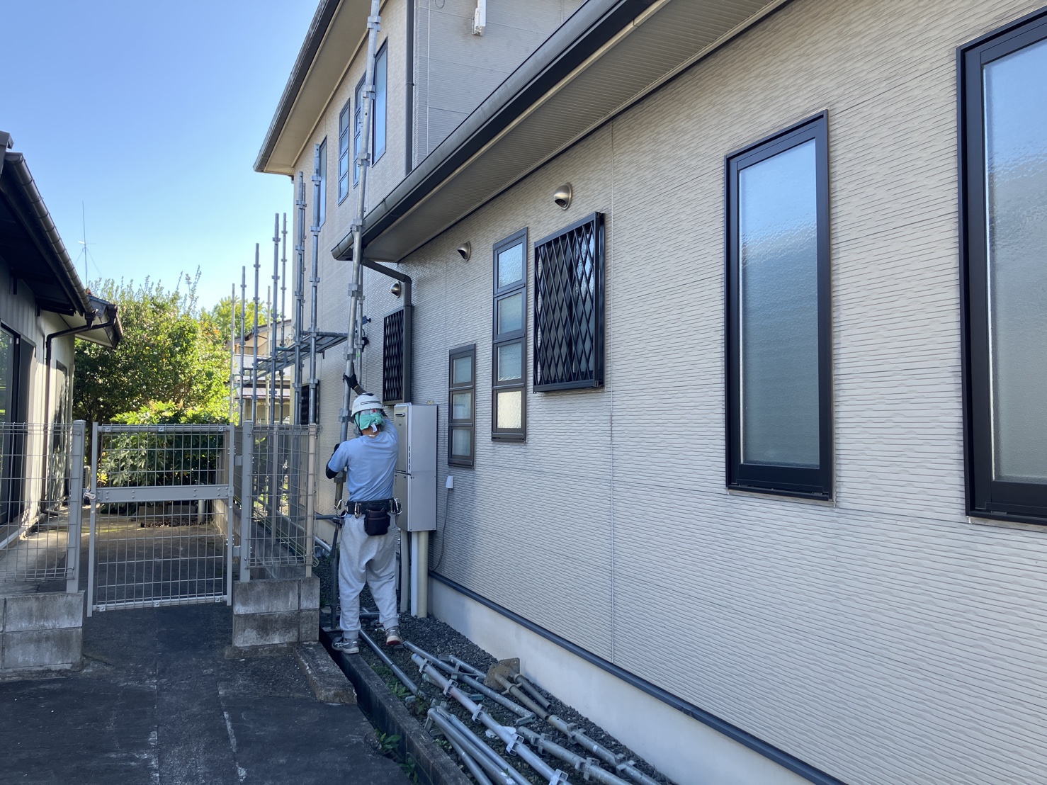🏠【伊達市S様邸】屋根塗装工事が始まりました！大切なお住まいを長持ちさせるために✨【福島市・伊達市・伊達郡・二本松市】 02